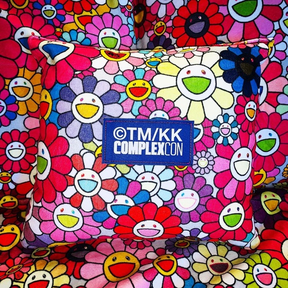 CUSTOM TAKASHI MURAKAMI X COMPLEXCON PILLOW - Picture 1 of 5